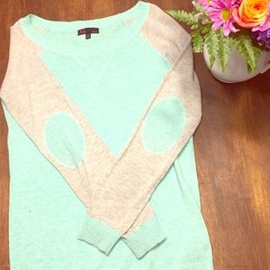 Sweater w elbow patches